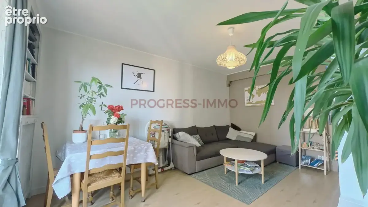 Appartement à SAINT-MAUR-DES-FOSSES