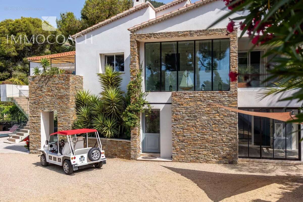 Maison à CARQUEIRANNE