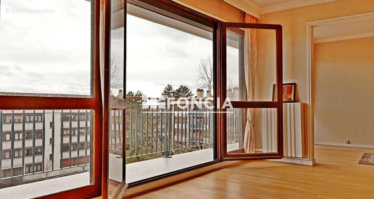 Appartement à NOISY-LE-ROI