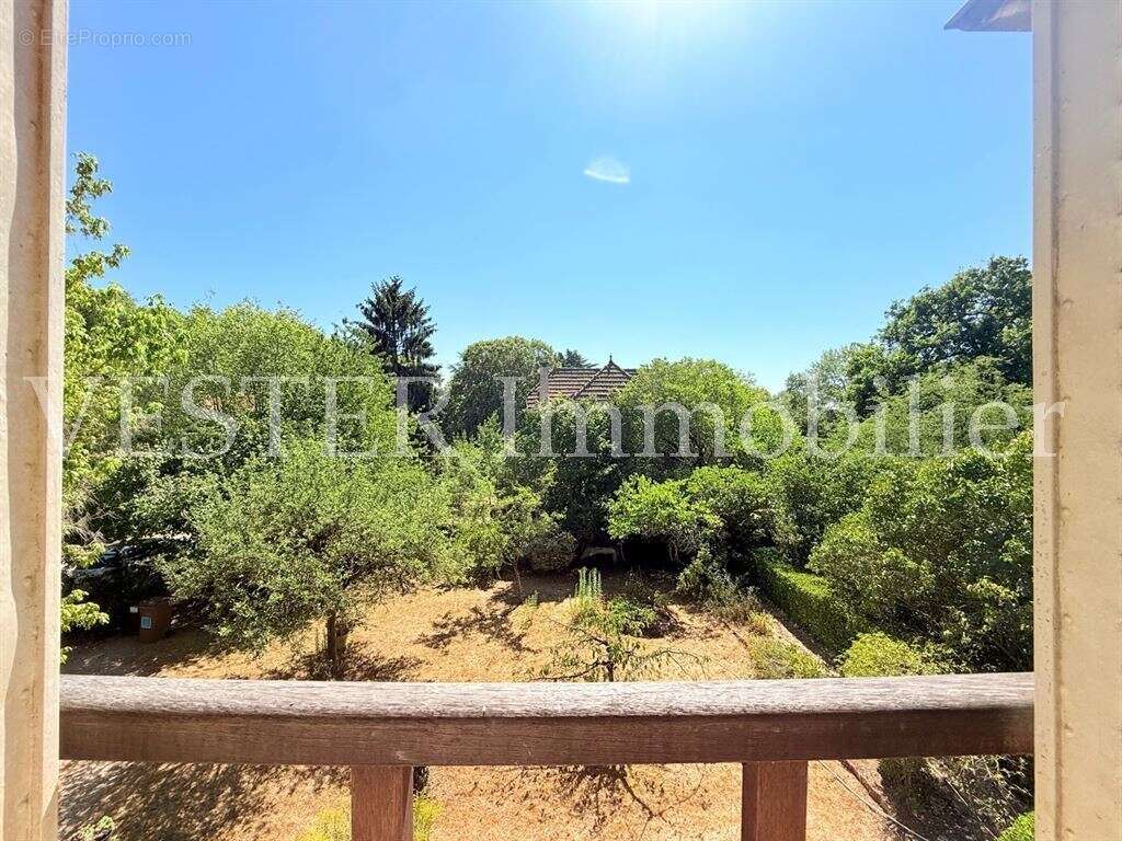PARIS JARDINS - Belles Meulière sur un terrain de 1 500 m² - photo 14