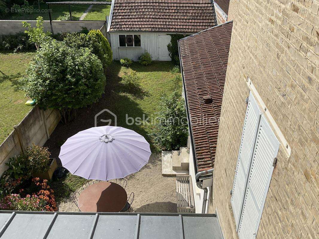 Maison de ville de 135 m² avec jardin - Proche préfécture - photo 3