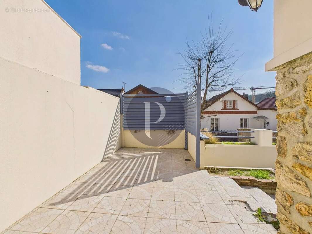 Maison à LE PLESSIS-ROBINSON