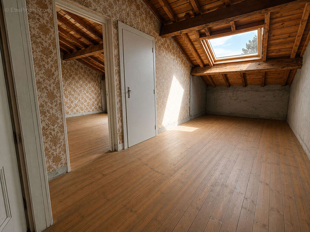 Appartement 2 pièces de 60 m2 à rénover - photo 3