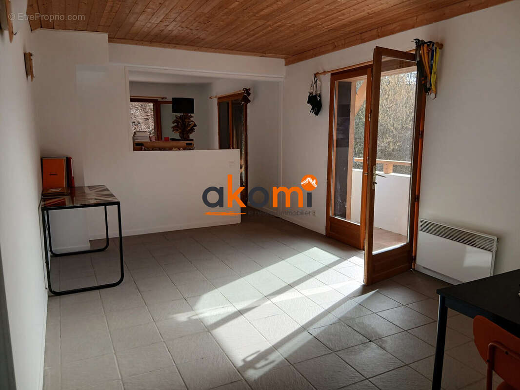 Appartement à SERRAVAL