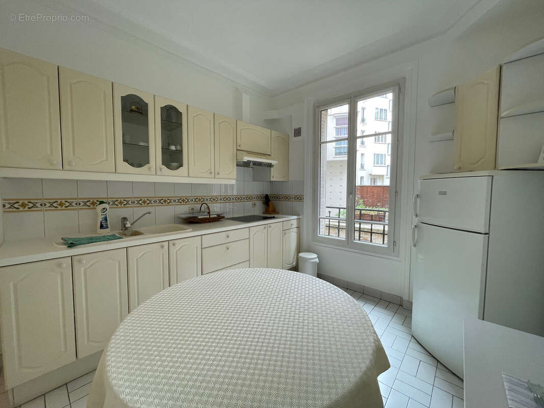 Appartement à PARIS-18E