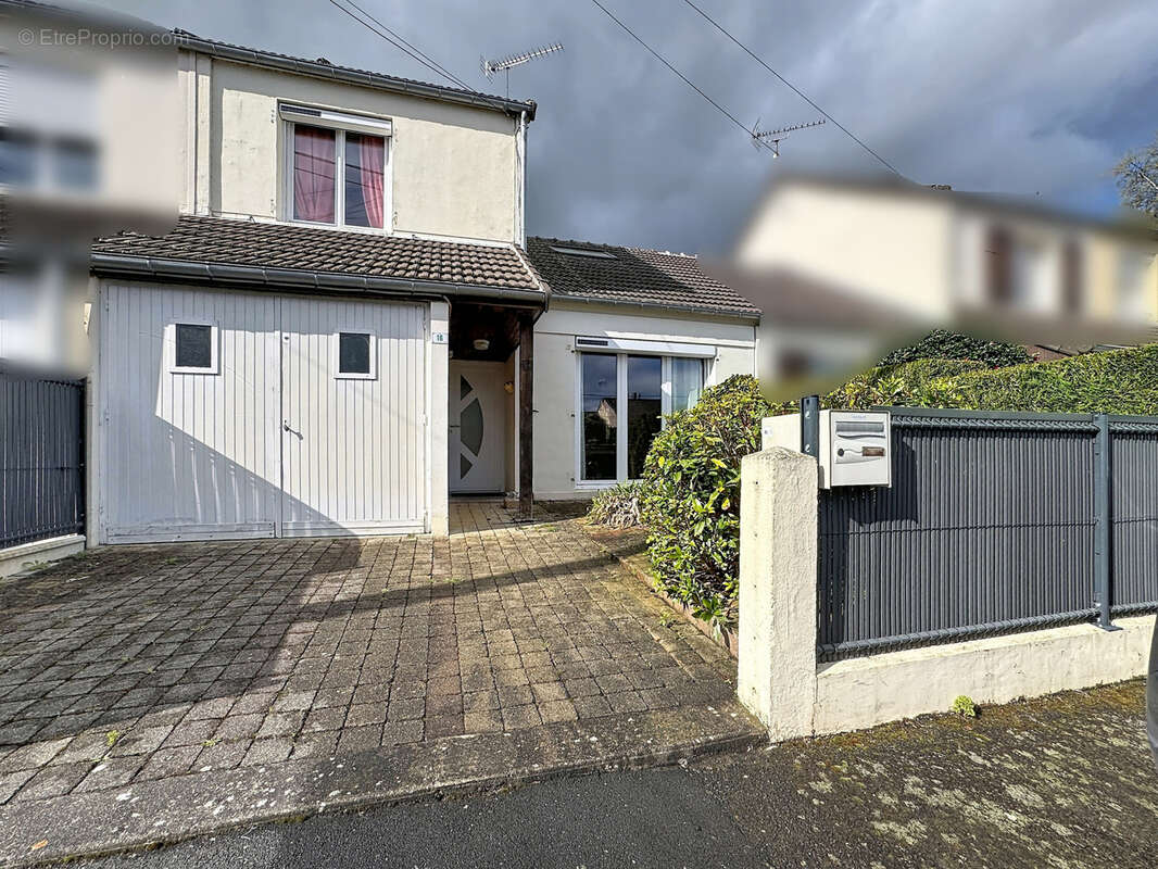 Maison à TESSY-SUR-VIRE