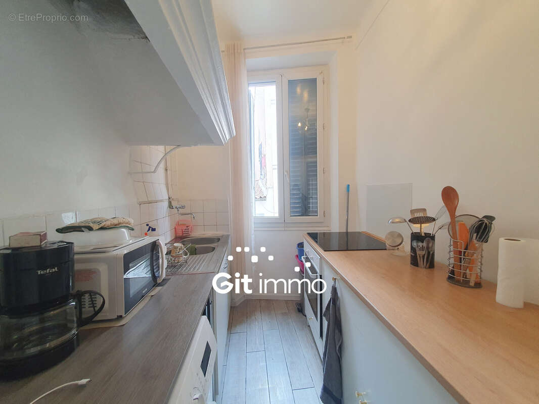 Appartement à MARSEILLE-5E