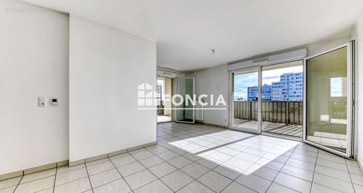 Appartement à RILLIEUX-LA-PAPE