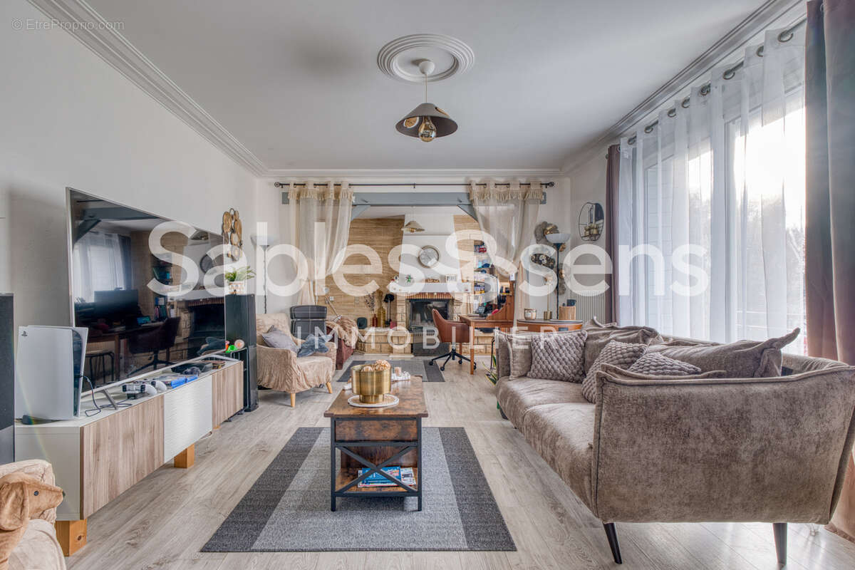 Maison à LES CLOUZEAUX