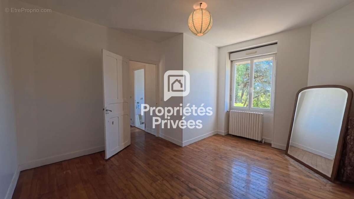 Nontron (24300) --- maison des années 30 au charme préservé --- - photo 13