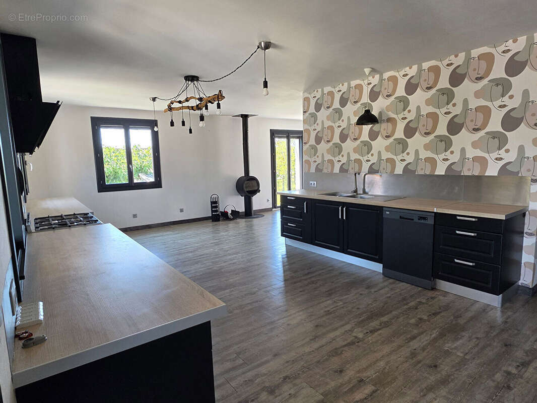 Maison familiale avec piscine et terrain constructible - photo 4