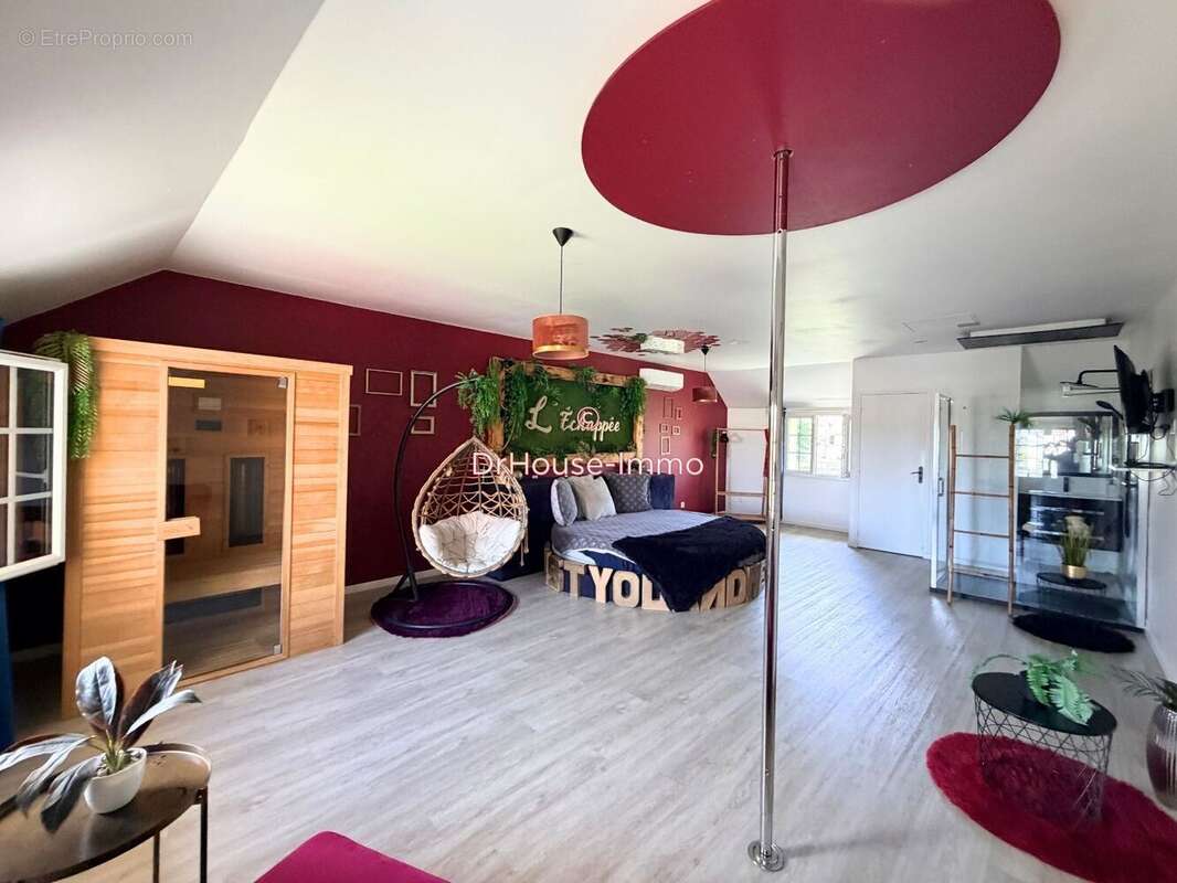 Appartement 149 m² à Pezarches  - photo 2