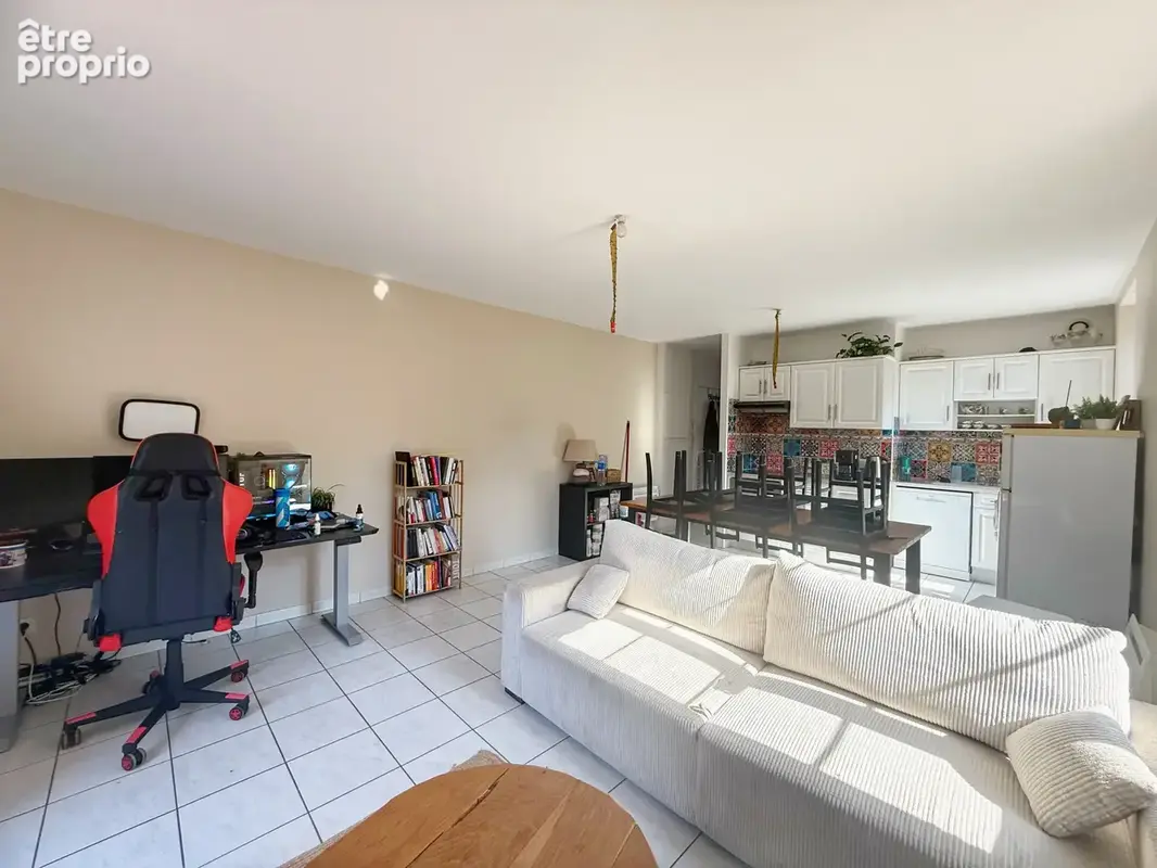 Appartement T3 avec terrasse et parking - photo 2