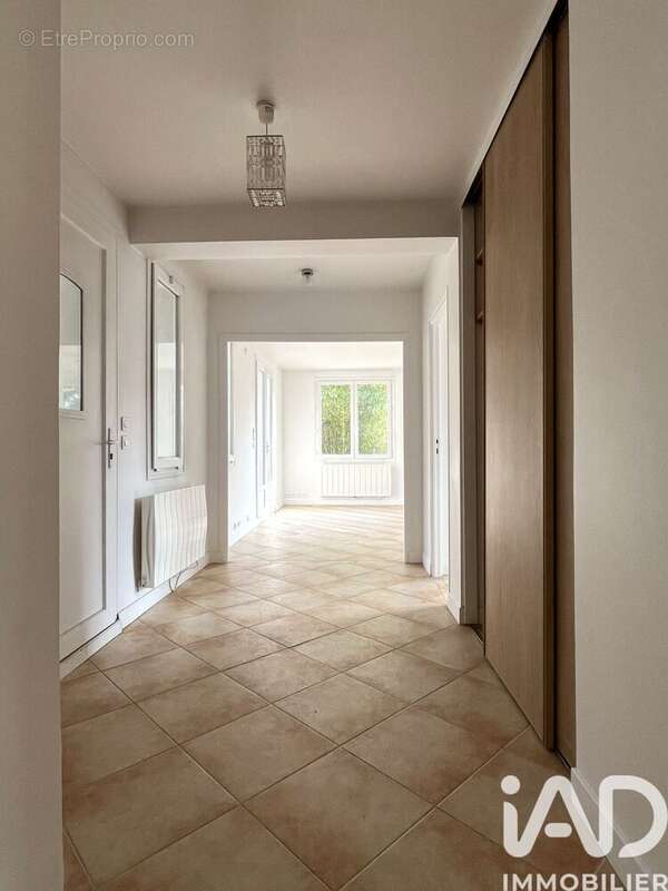 Photo 2 - Appartement à RUEIL-MALMAISON