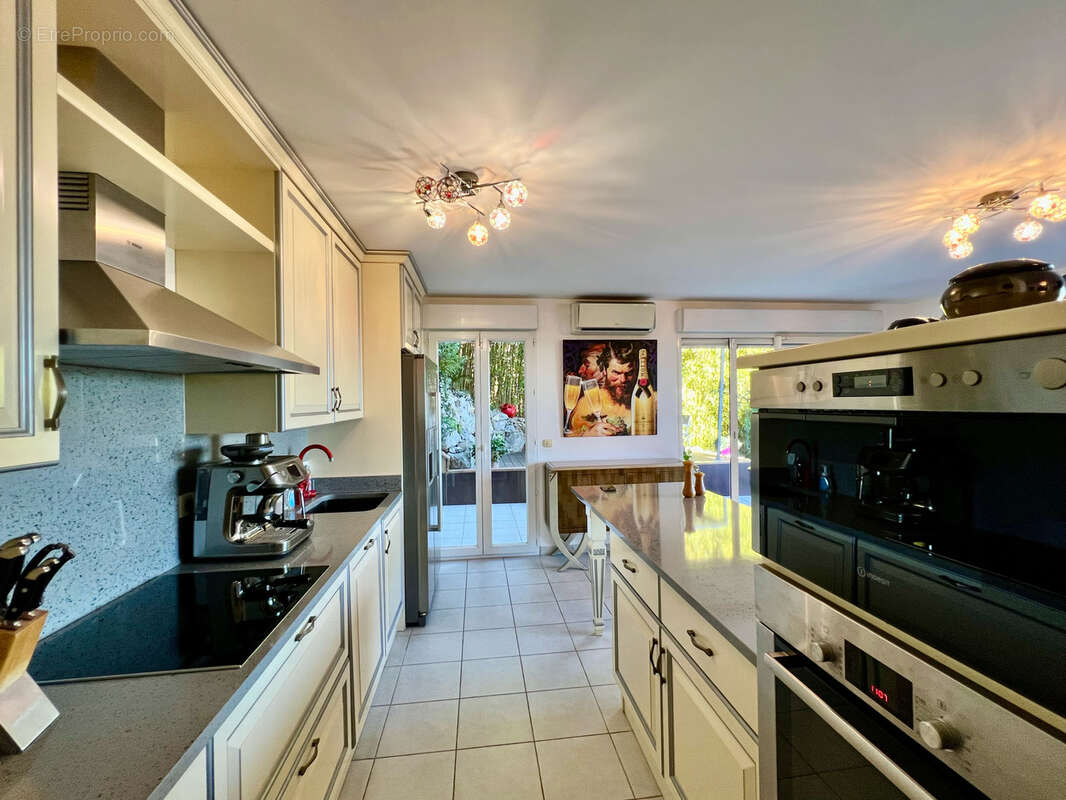 Appartement à SAINT-LAURENT-DU-VAR