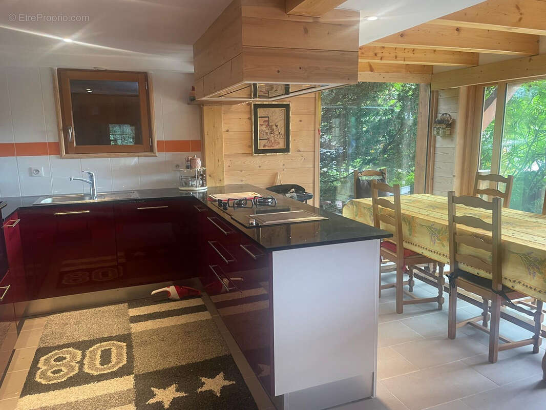 Maison à DEMI-QUARTIER