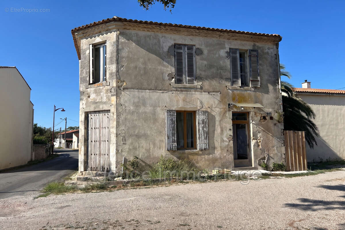 Maison 230 m² à Gaillan-En-Medoc  - photo 2