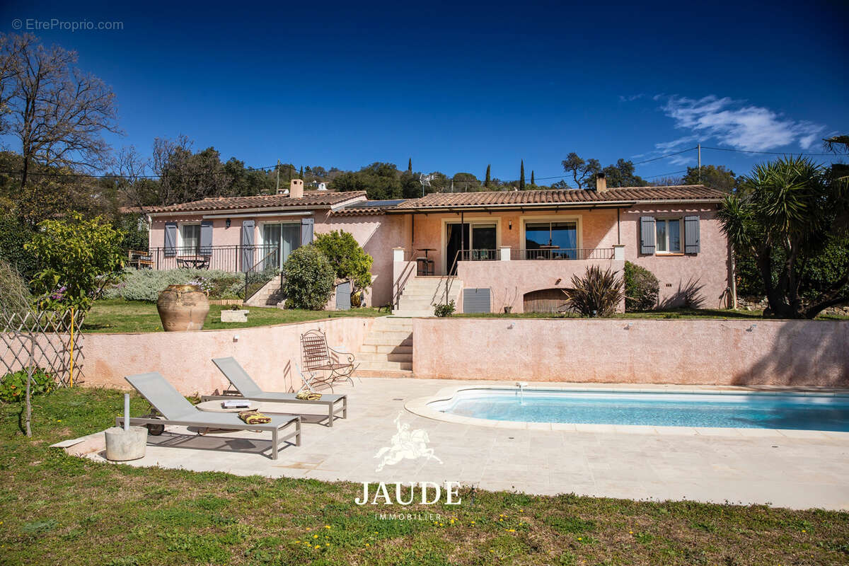 Maison à PLAN-DE-LA-TOUR