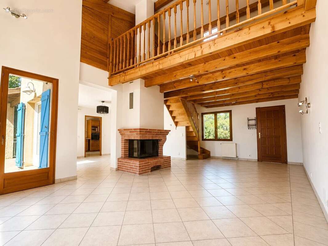 Maison T5 - 160 m2 - vue dégagée - photo 2
