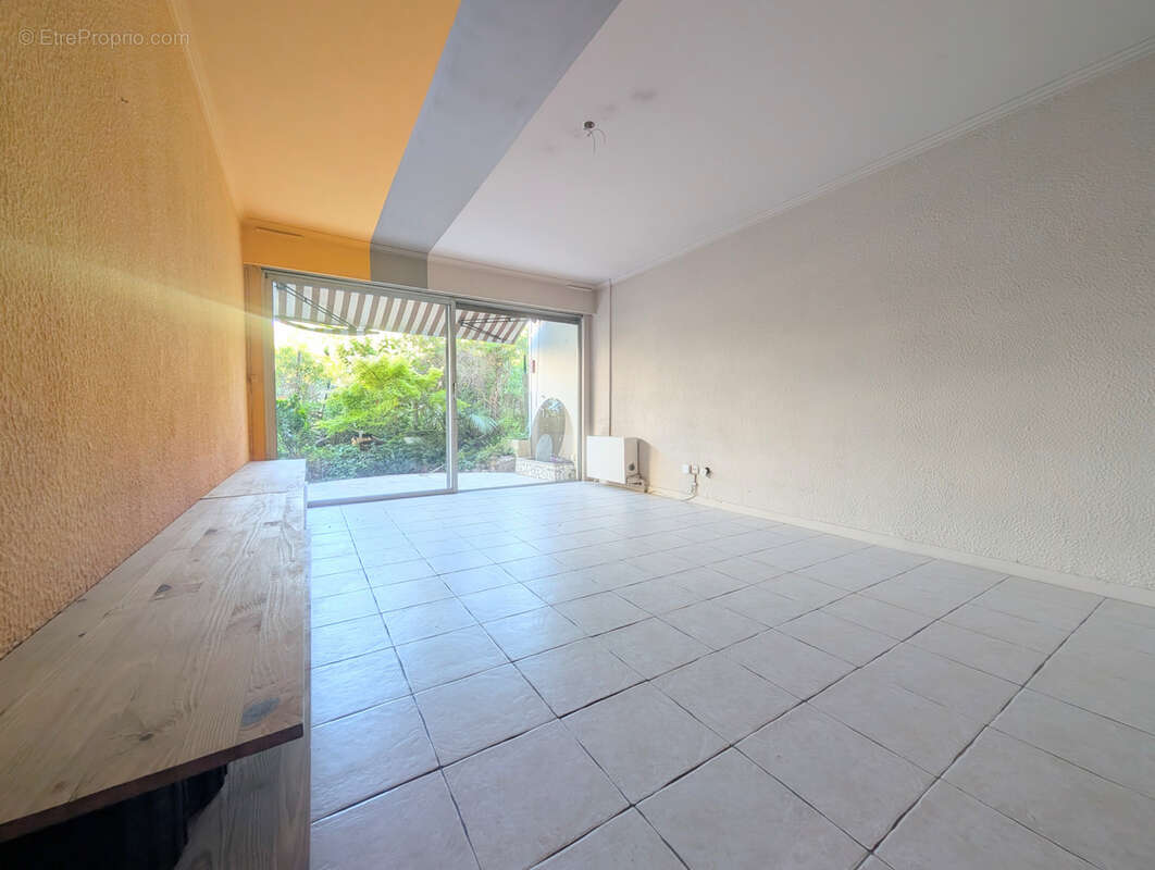 Appartement à MANDELIEU-LA-NAPOULE