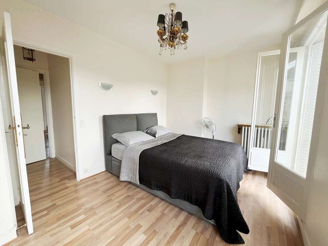 Appartement à PARIS-8E