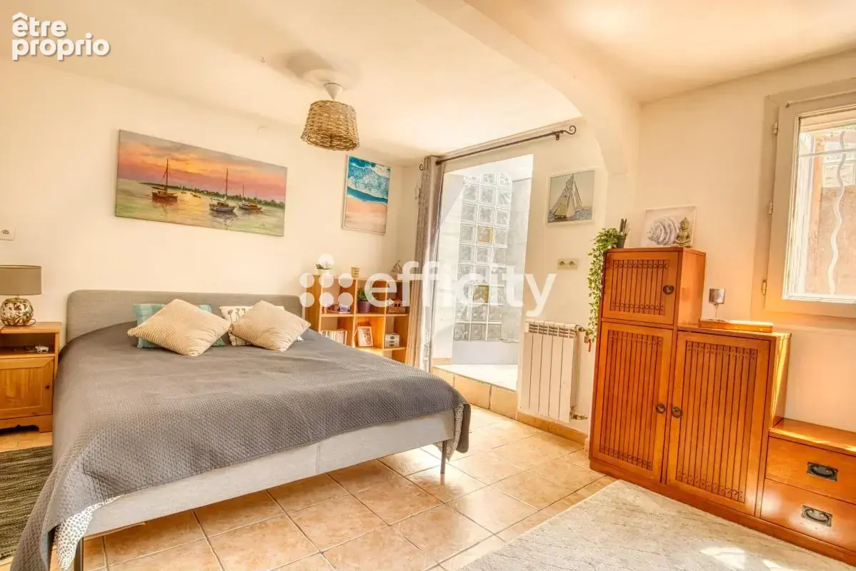 Maison 97 m² à Saint-Mitre-Les-Remparts  - photo 9