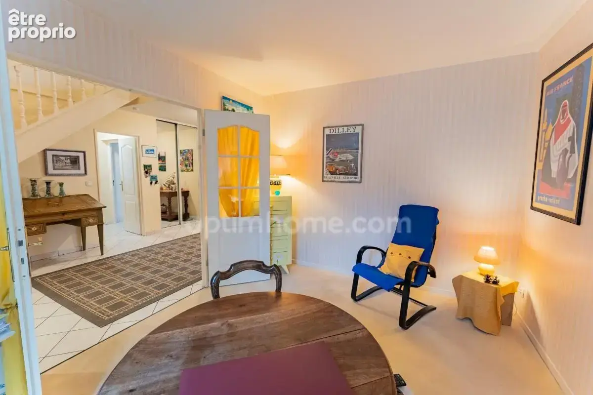 SAINT-PRIX, VAL D’OISE (95) : Propriété de 230 m² habitables (255 m² au sol) - 9 pièces principales - 7 chambres - 3 garages – P - photo 8