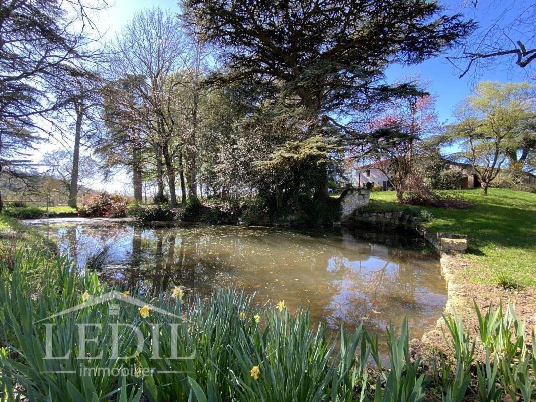 Maison à VIC-FEZENSAC