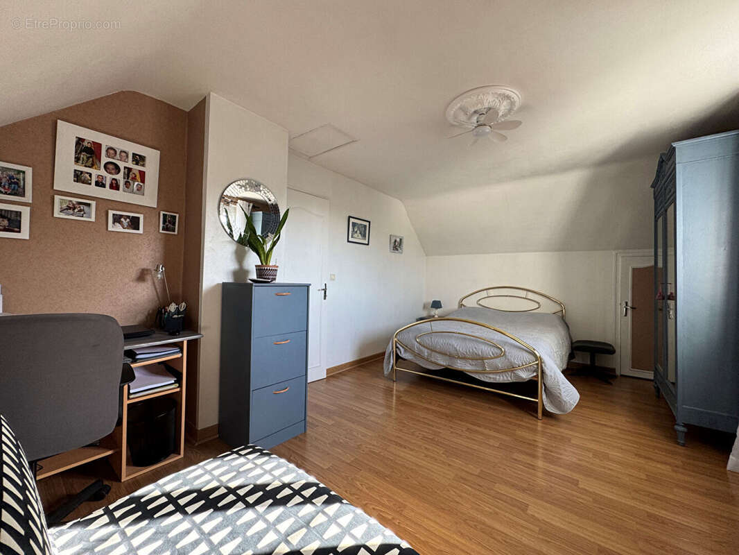 Maison à CHATEAUNEUF-SUR-SARTHE