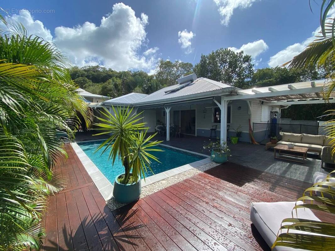 Maison à LES TROIS-ILETS