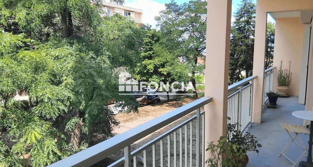 Appartement à SAINTE-FOY-LES-LYON