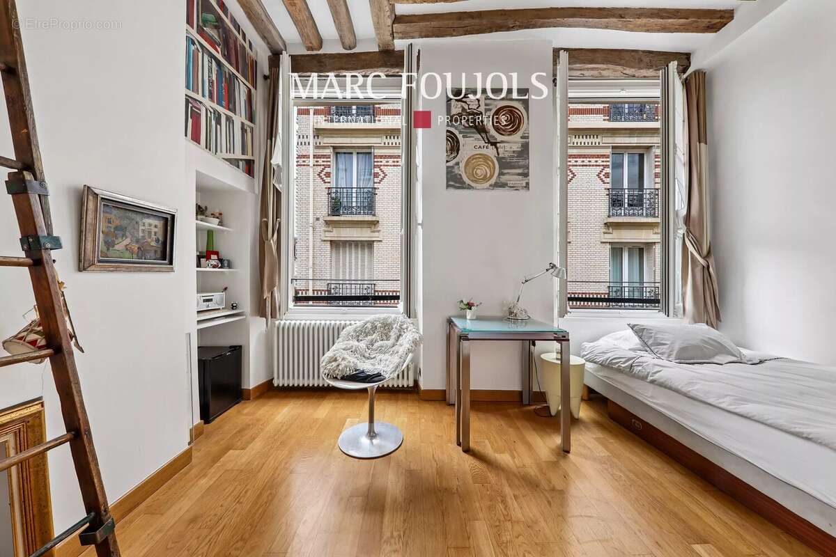 Appartement à PARIS-7E