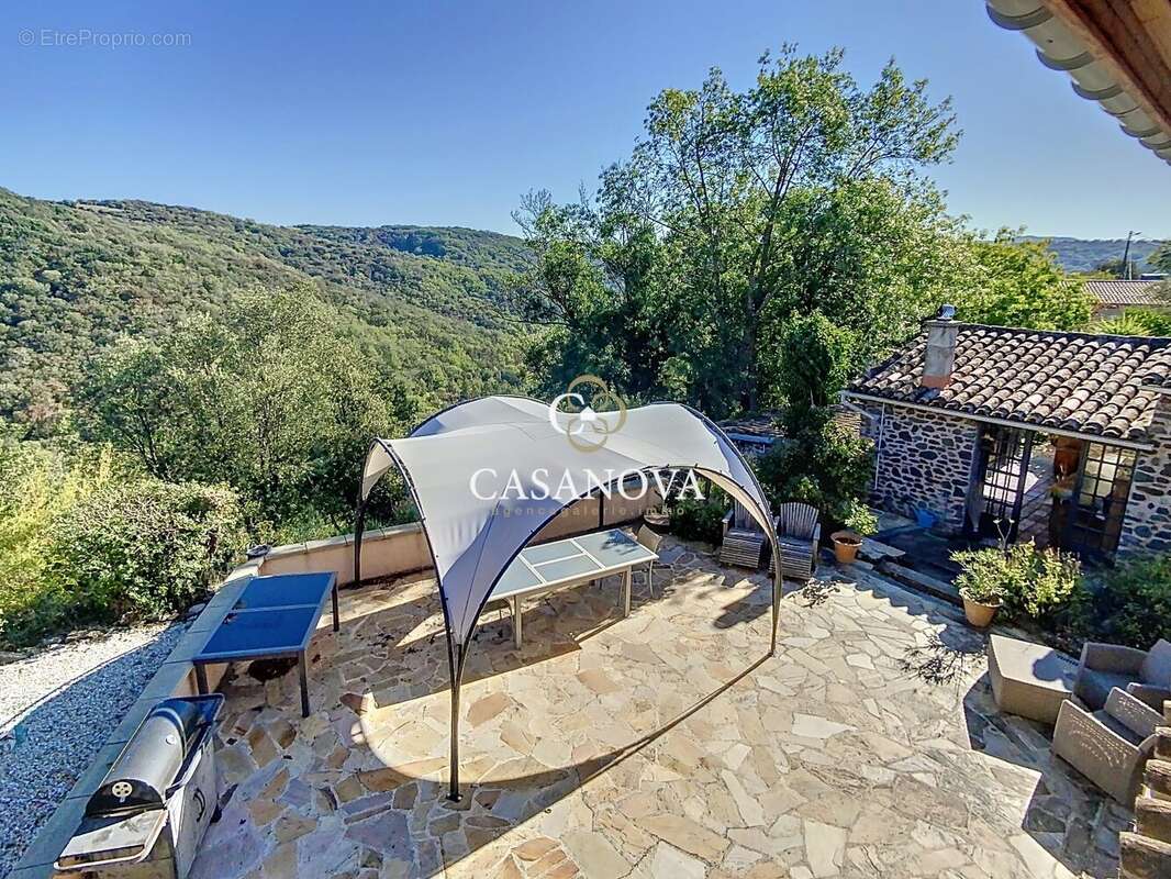 Point de VUE PANORAMIQUE. Bâti de CARACTERE avec piscine et 250 m² habitables et possibilité de projet touristique (chambres d'h - photo 18