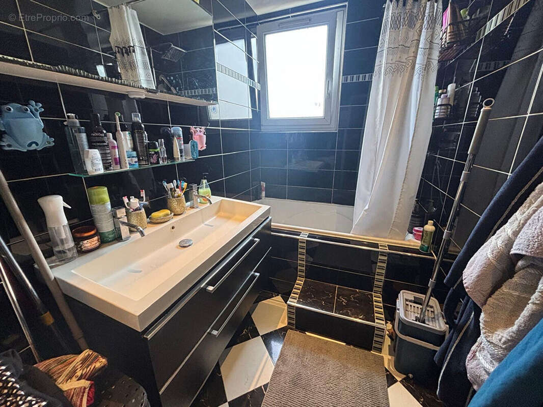 Appartement à ASNIERES-SUR-SEINE