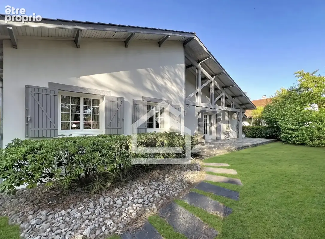Saint Aubin de Médoc - Maison familiale en exclusivité avec piscine et garage - photo 10