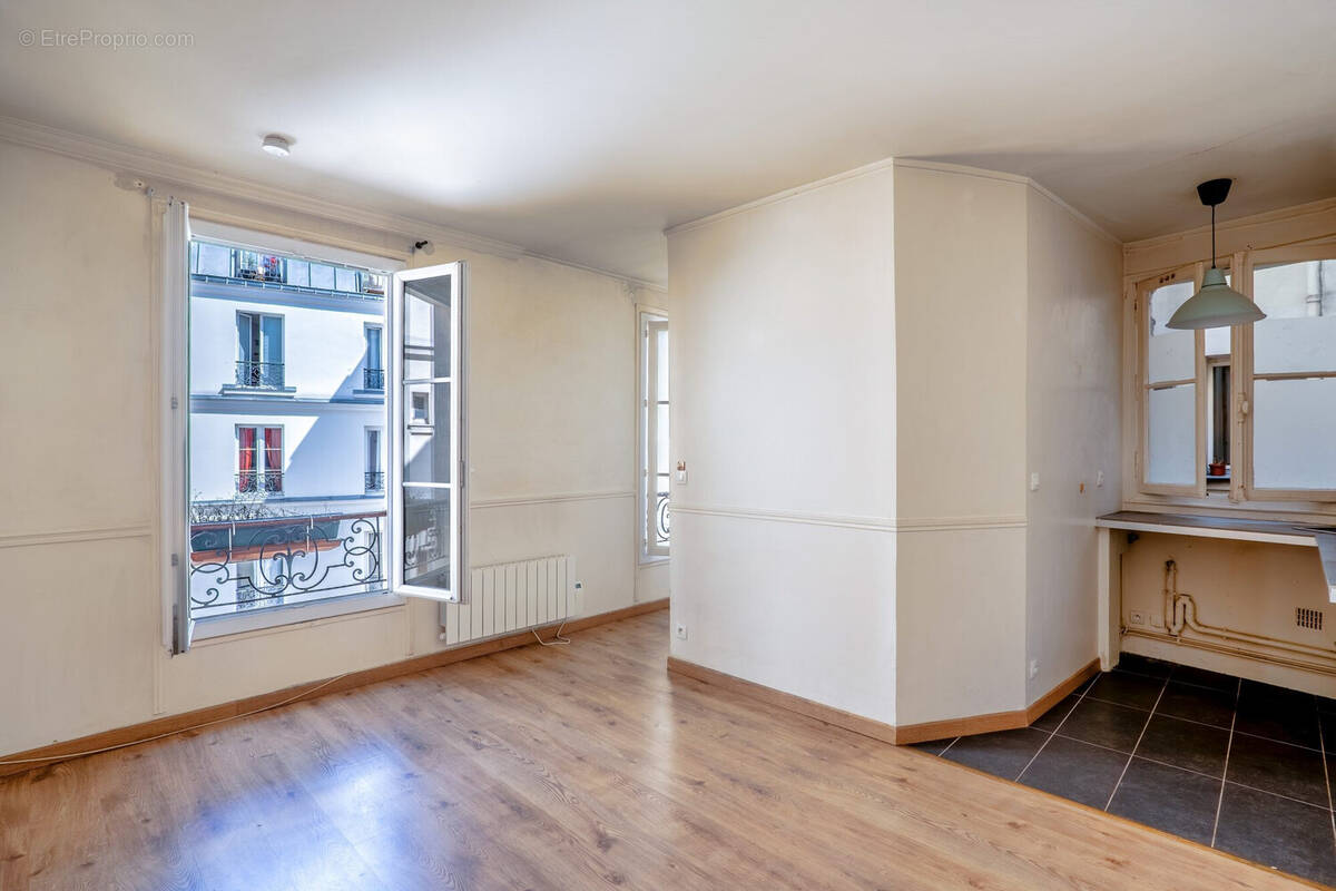 Appartement à PARIS-18E