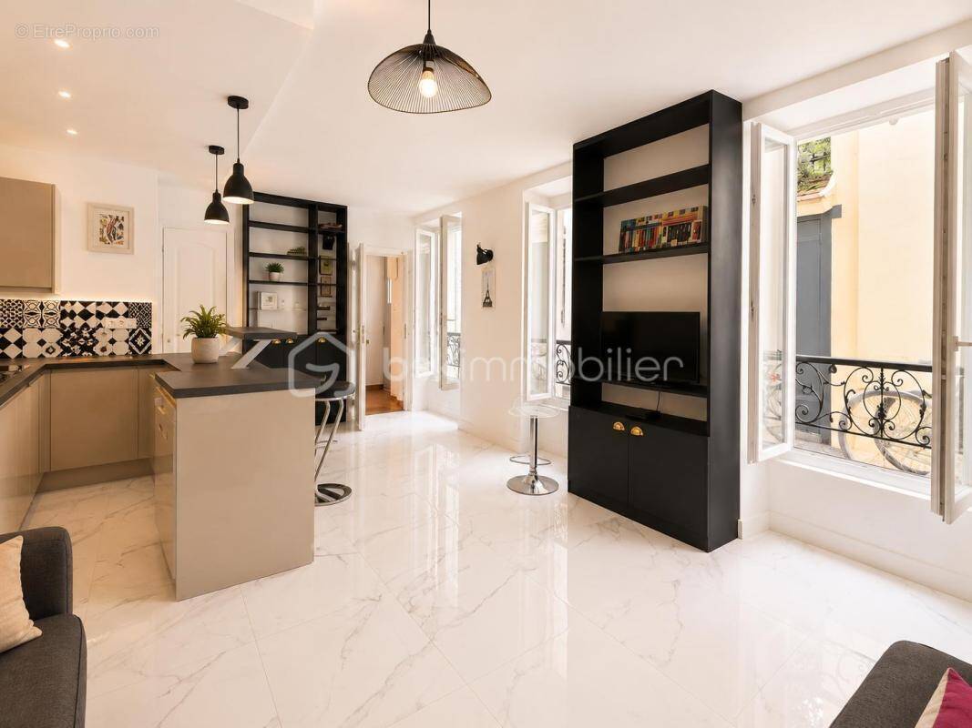 Appartement à PARIS-15E