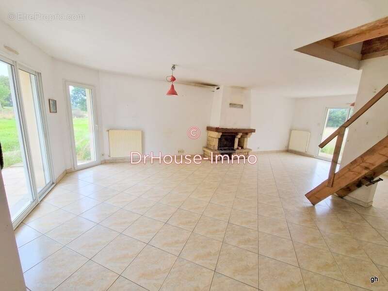 Maison à LOUVIGNE-DU-DESERT