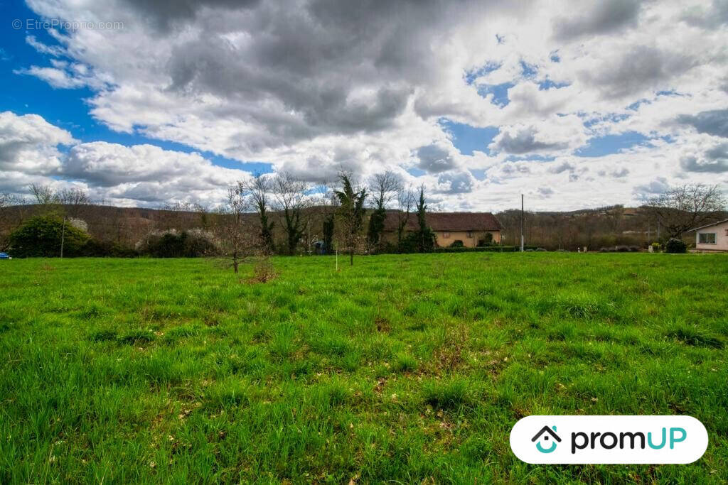 Terrain à LARRAZET