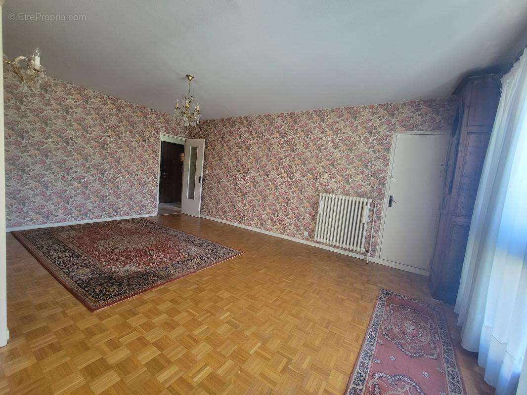 Opportunité à saisir - Vaste T4/5 avec balcon - photo 11