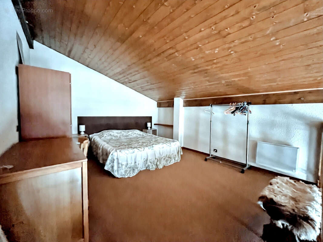 F2 Cabine Duplex - 34 m2 - Combloux centre - photo 4