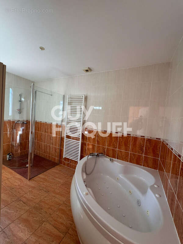 Maison à vendre à Saint-Laurent-d'Andenay - 3 chambres, piscine, calme - photo 12