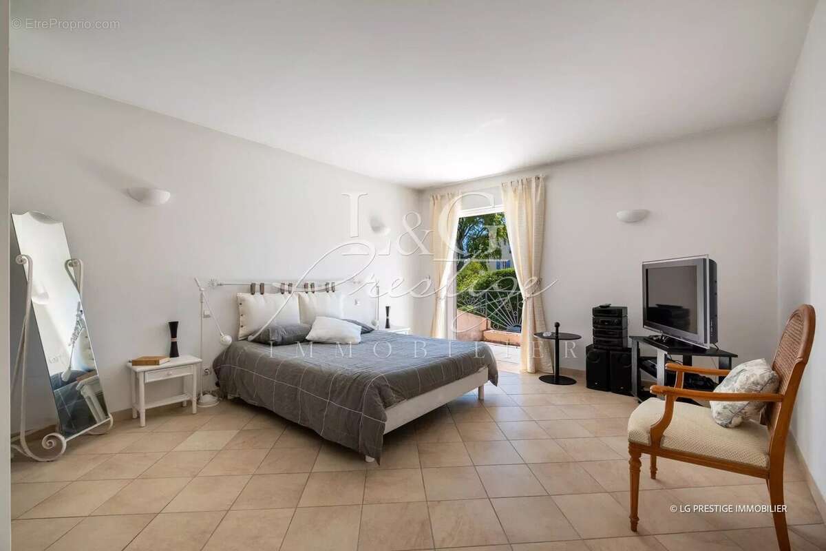 Maison à MANDELIEU-LA-NAPOULE