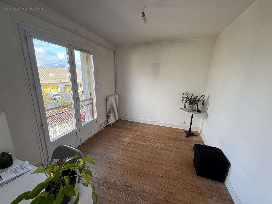 Appartement à SAINT-ASTIER