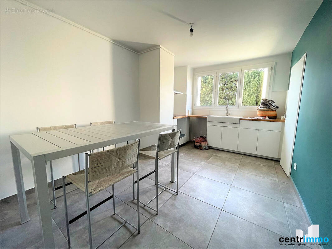 Cuisine 75 centrimmo - Appartement à MONTPELLIER