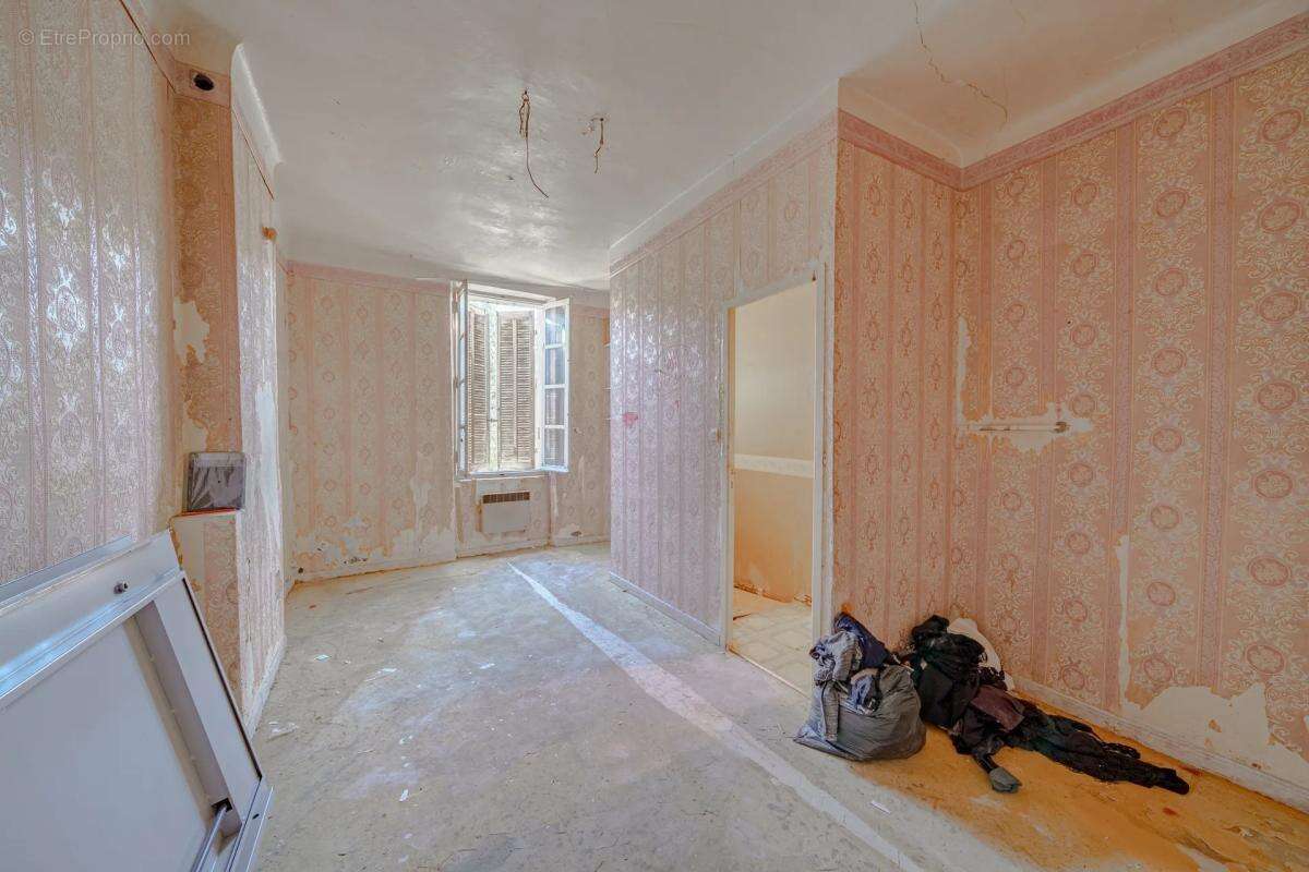 Appartement à MARSEILLE-3E