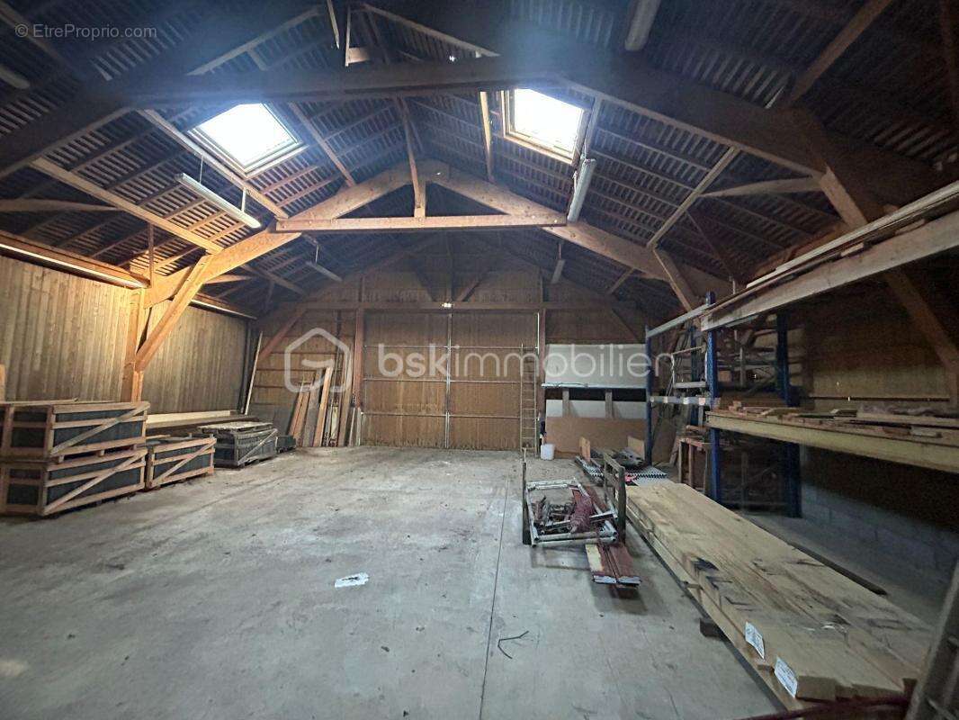 Local d'activité avec parcelle constructible - photo 2