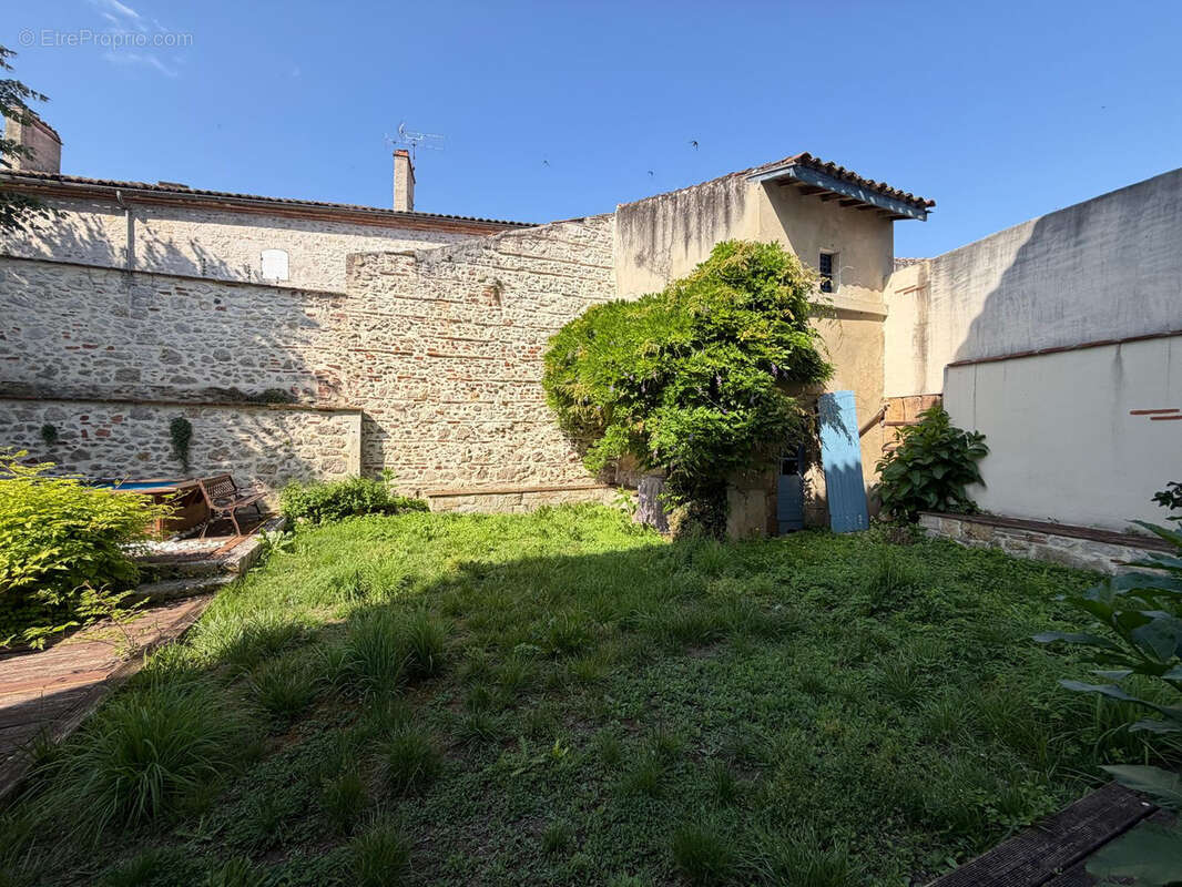 Maison à LAYRAC