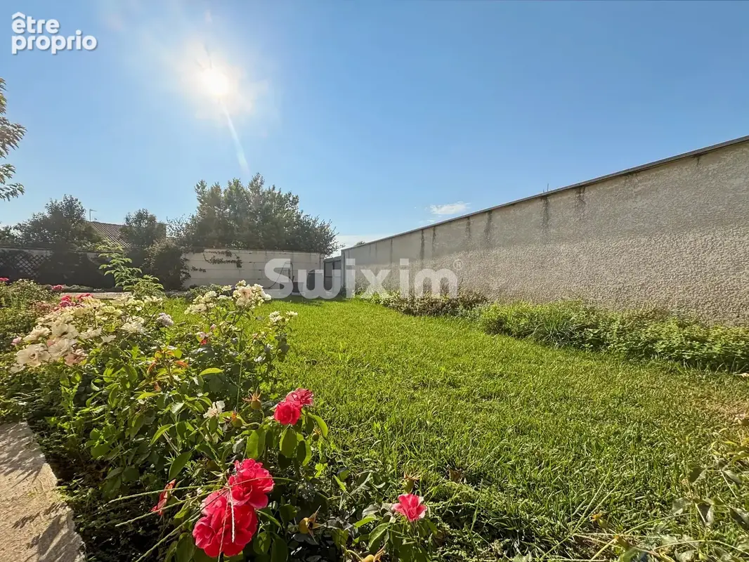 Maison de plain-pied avec jardin arboré - photo 3