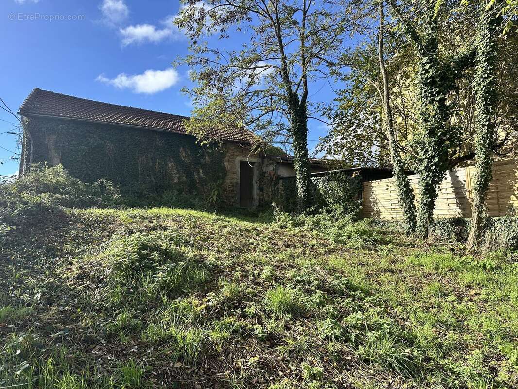 Maison à DECAZEVILLE
